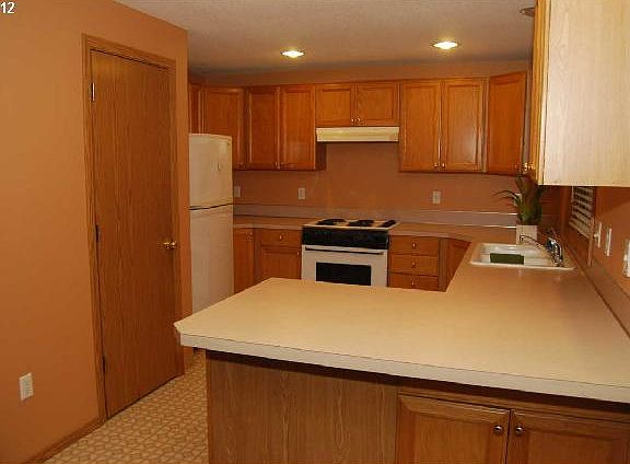 5th image of 7310 NE 56th Ct
