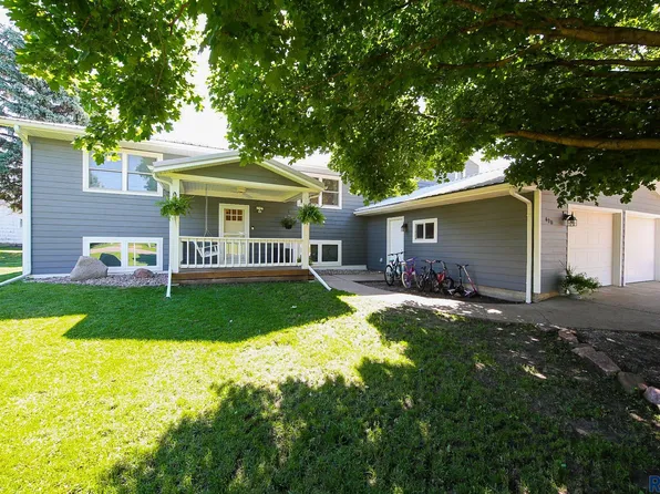 470 S Elm Ave, Parker, SD 57053