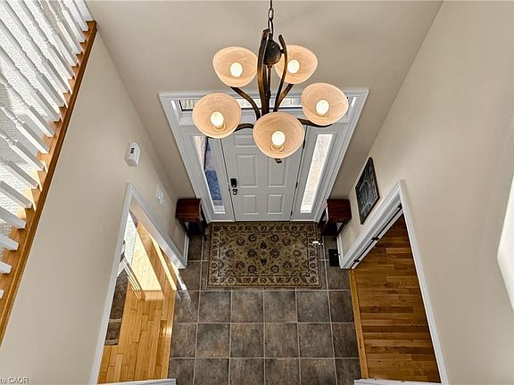 4th image of 118 Foxridge Dr