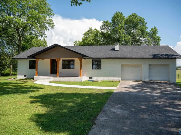 381 Red Barn Rd, Guntersville, AL 35976