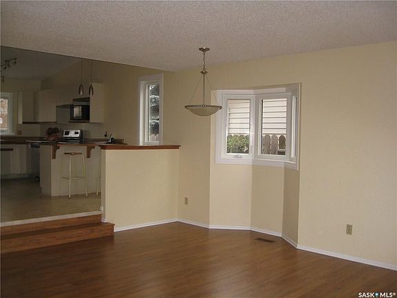 5th image of 3416 E Parkland Dr