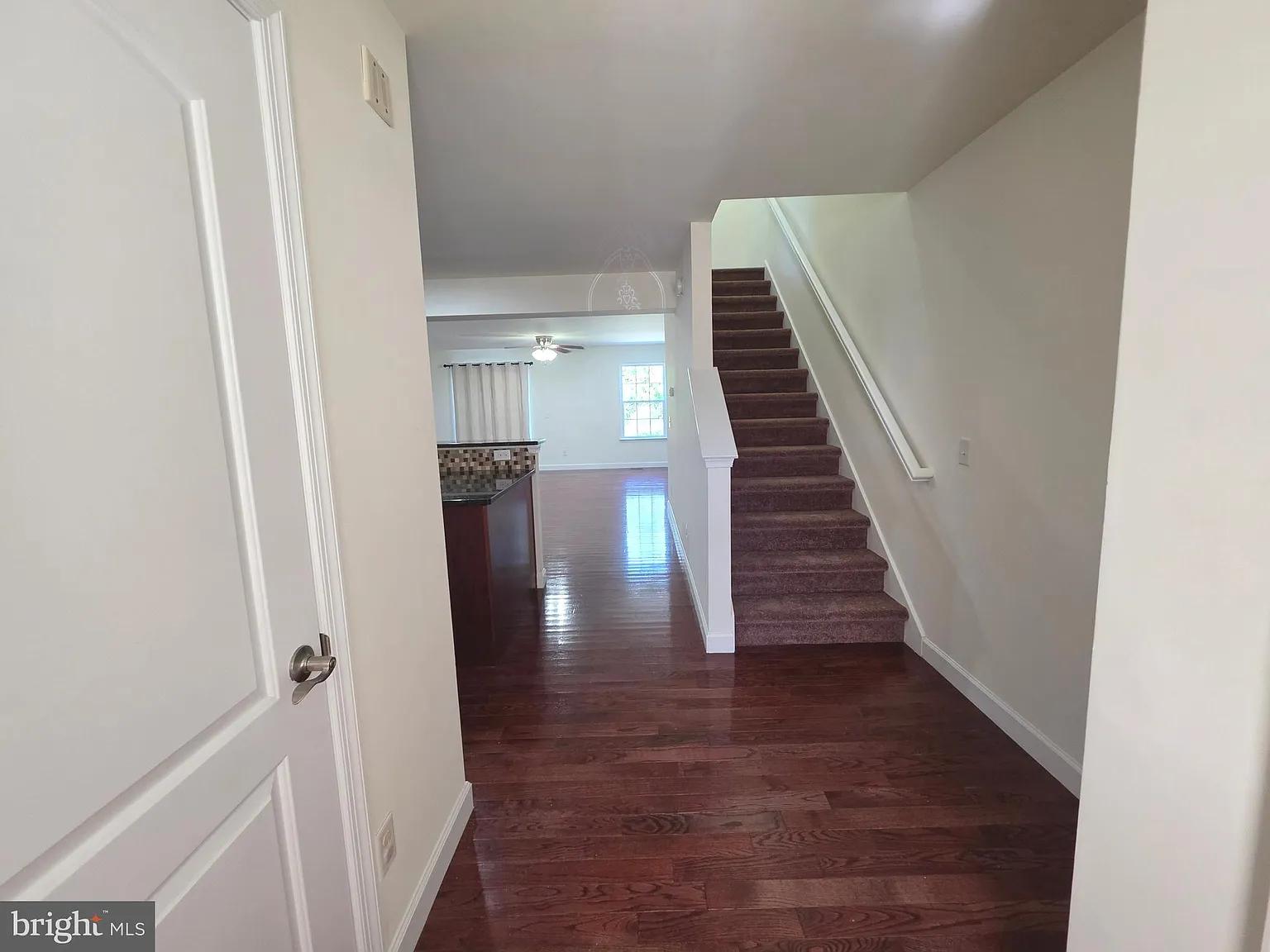 3 bed, 3.5 bath, 1499 sqft, $1,750 — Photo 4