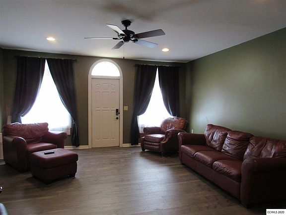 5th image of 214 S Riverview St