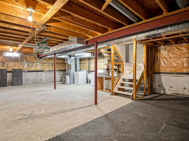 7 Yorkville Ct — Photo 40