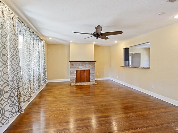 4th image of 1808 N Reus St