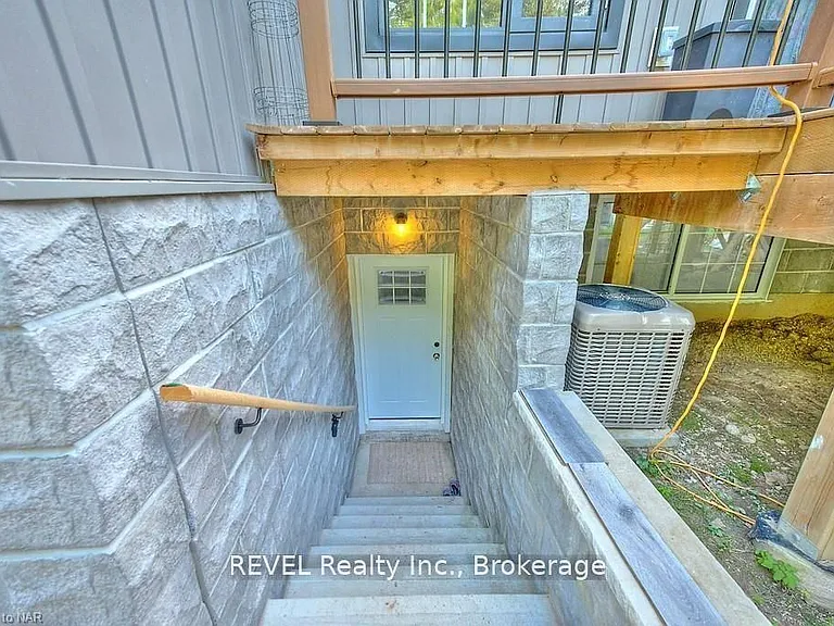 491 Geneva St — Photo 2