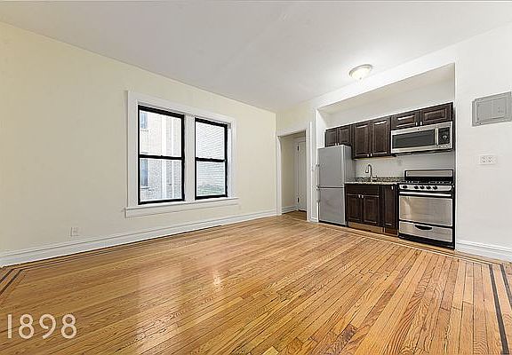 2nd image of 301 Cumberland St APT E1