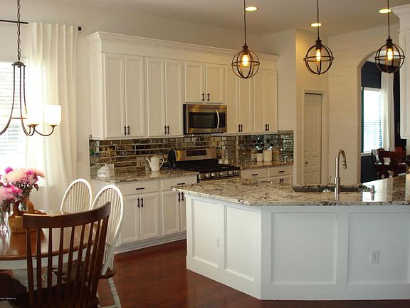 2nd image of 2100 Fox Tail Ct