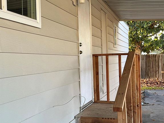 3rd image of 2120 S Santa Fe St #F