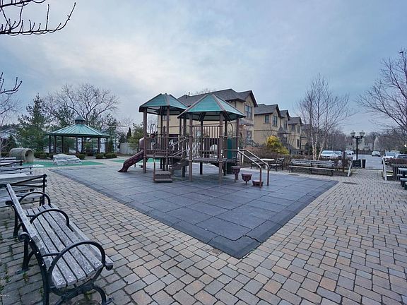 3rd image of 65 Perona Ln