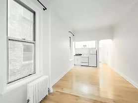 328 W 83rd St