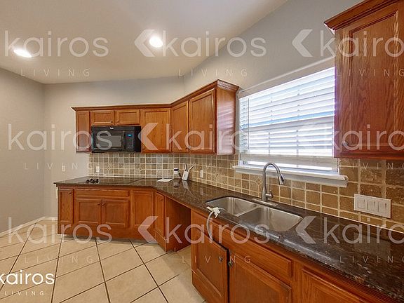 4th image of 8504 Barstow Dr