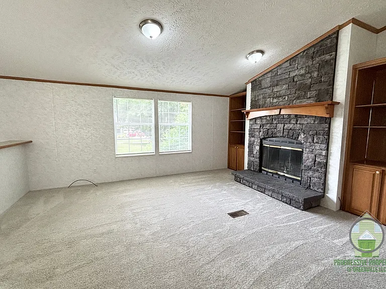 68 Honeysuckle Dr — Photo 5