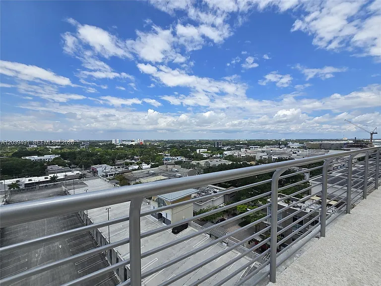 90 NE 32nd St #305 — Photo 10