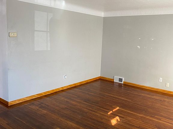 5th image of 6104 Ira Ave