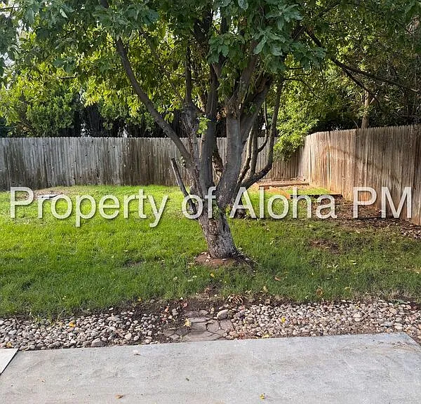 10795 W Susan St — Photo 15