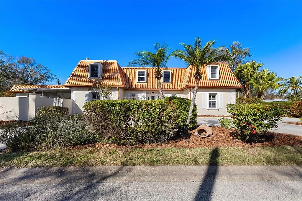 4 bed, 4.5 bath, 4024 sqft, $9,450 — Photo 1