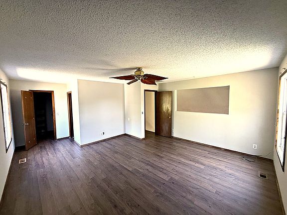 5th image of 9026 E Funston St