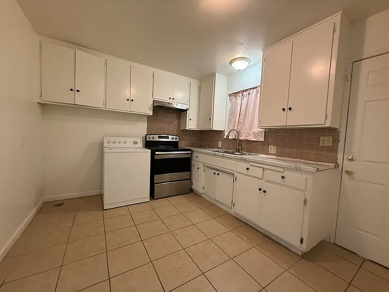 8121 Kiltie Way #8125 — Photo 2