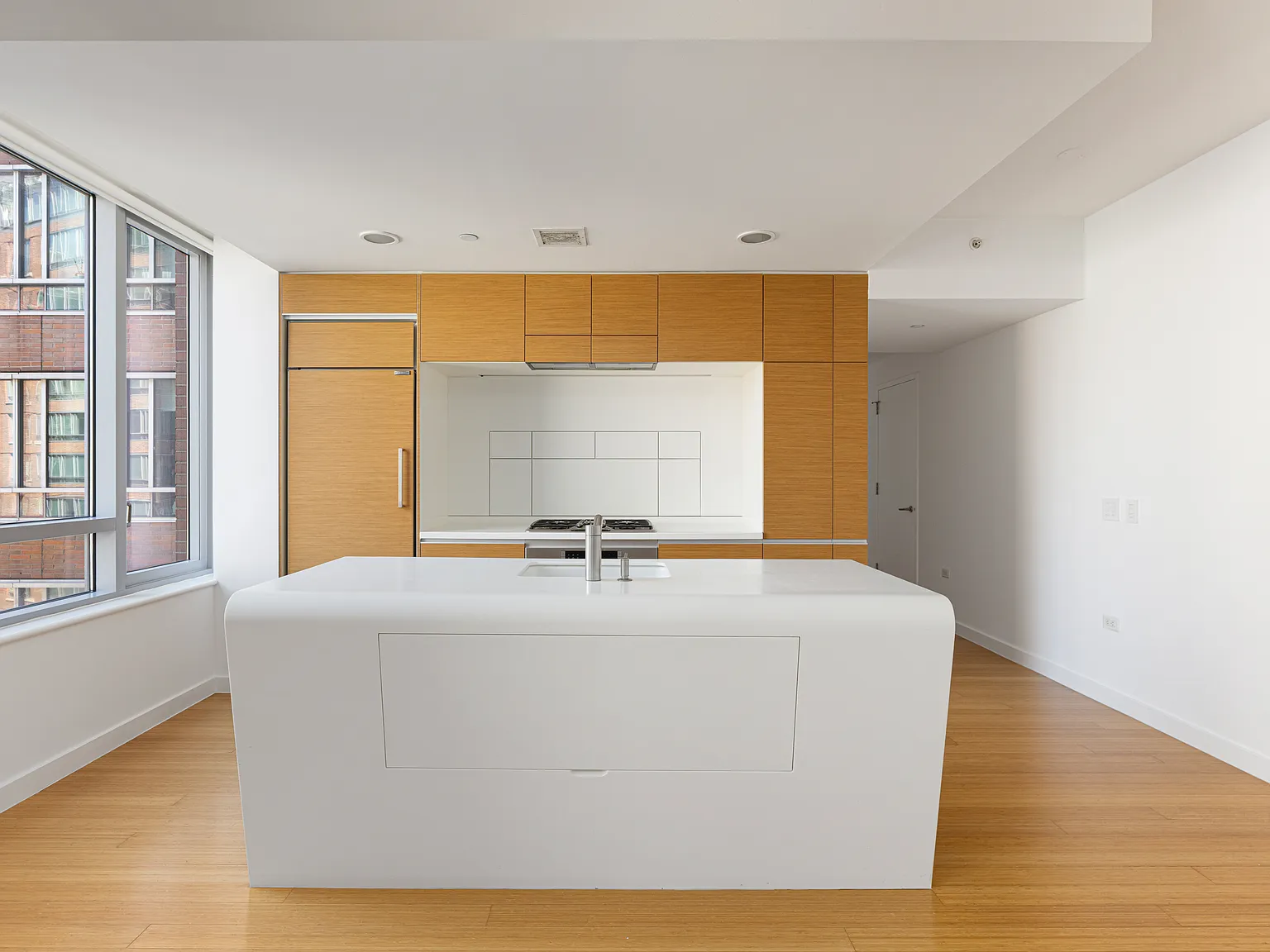 2 River Terrace — Photo 4