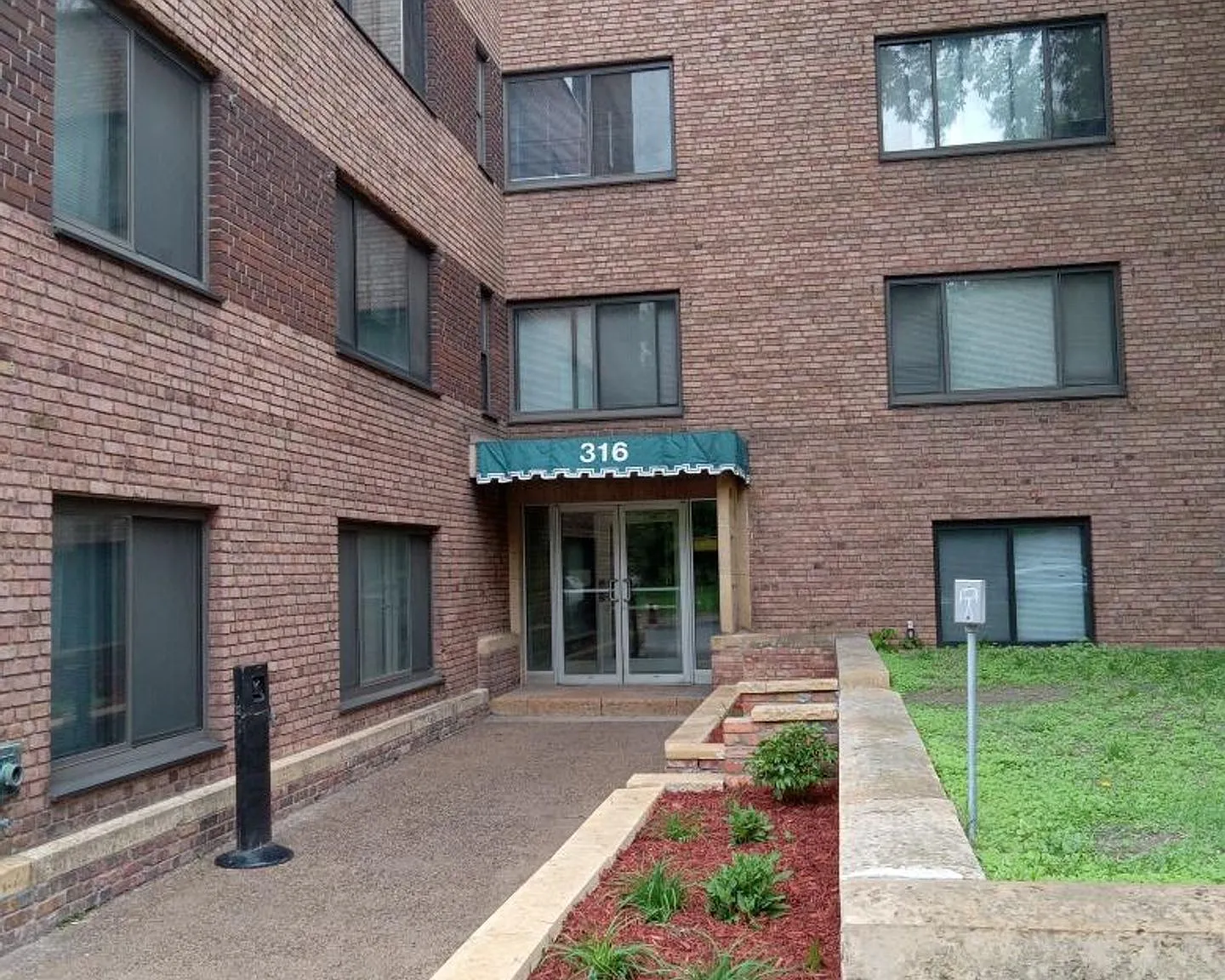 316 On The Park — Photo 2
