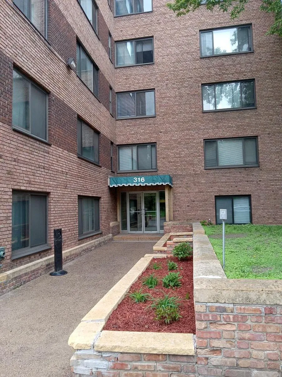 Building Photo - 316 On The Park