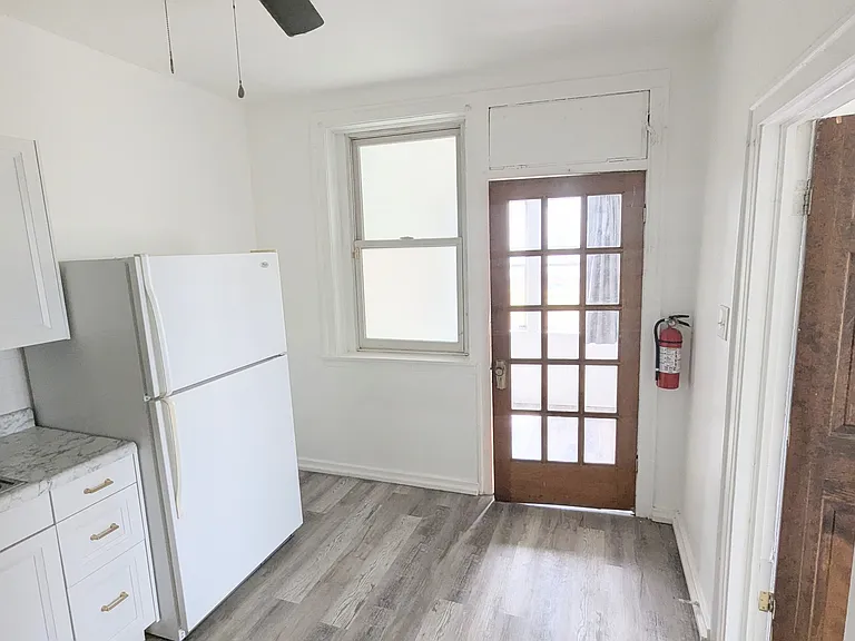 N Pulaski Rd — Photo 2