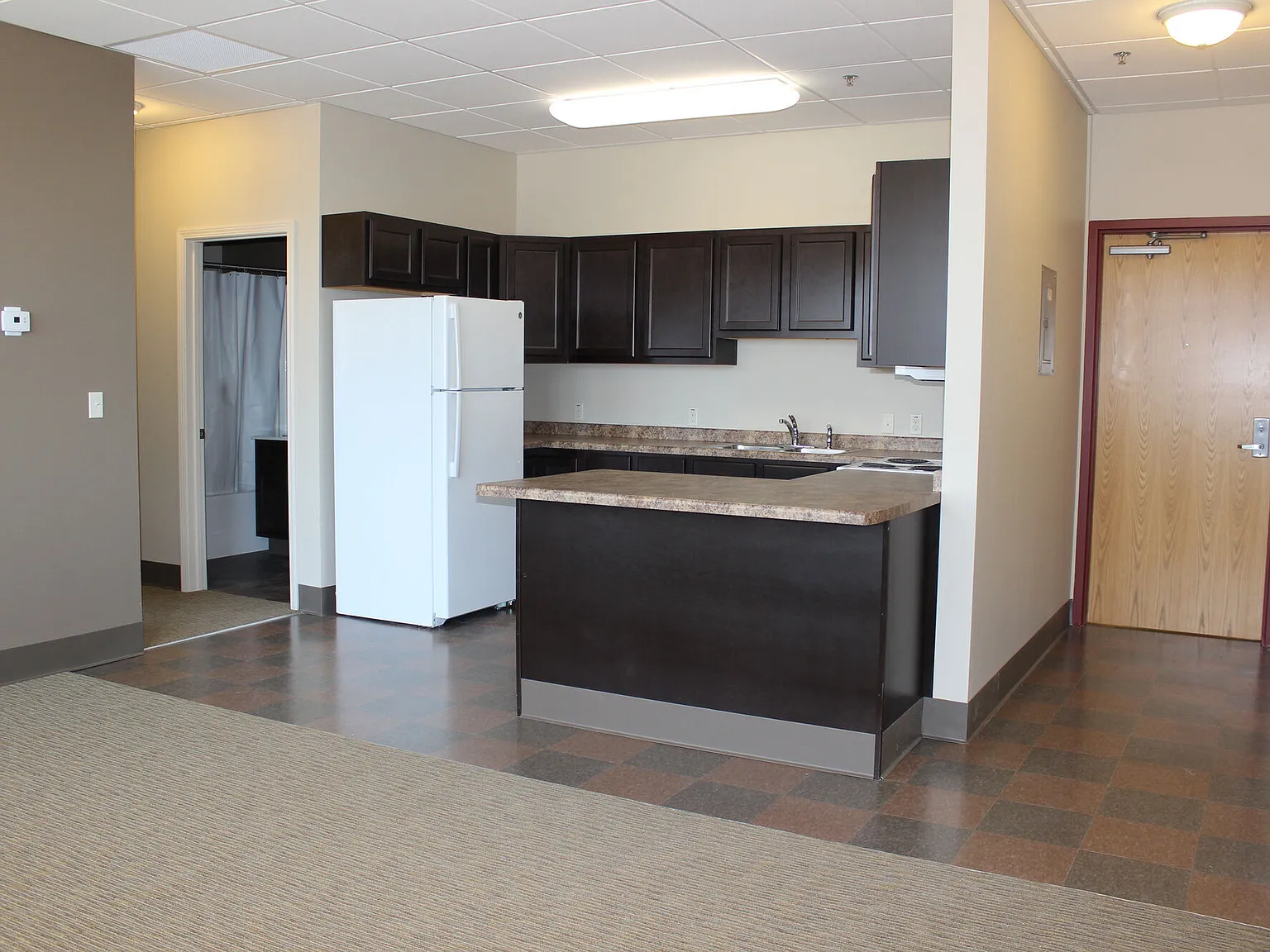 Lincoln Park Apartments — Photo 3