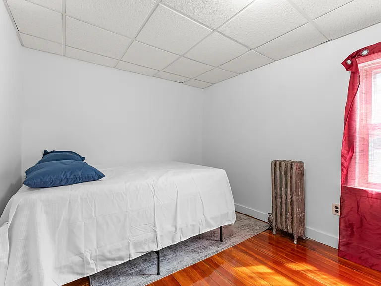 50 Moore St #2R — Photo 10