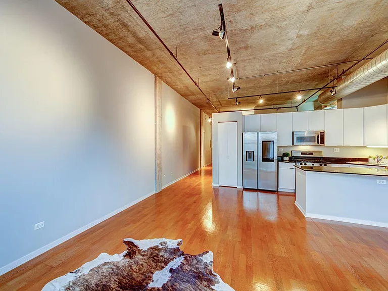 900 N Kingsbury St #1057 — Photo 10