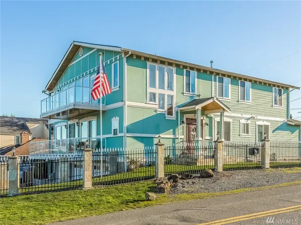 11122 Oakwood Ave S, Seattle, WA 98178