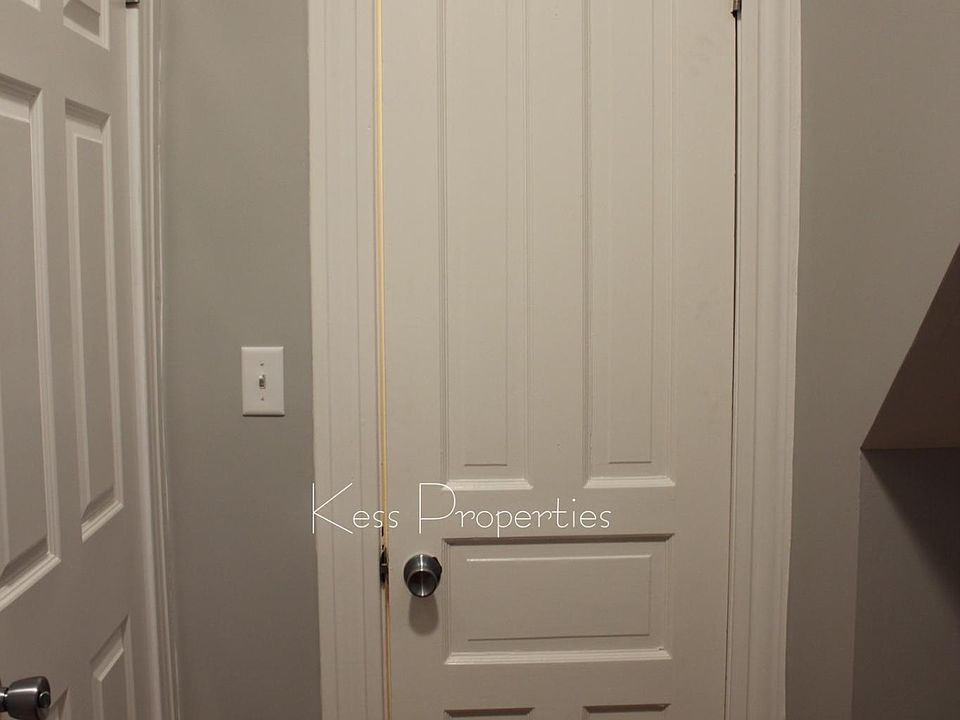 1st image of 1911 N Keeler Ave #1