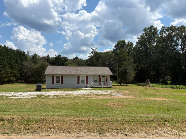 1997 Page Rd, Hartwell, GA 30643