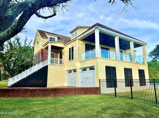 1304 Ladnier Rd, Gautier, MS 39553