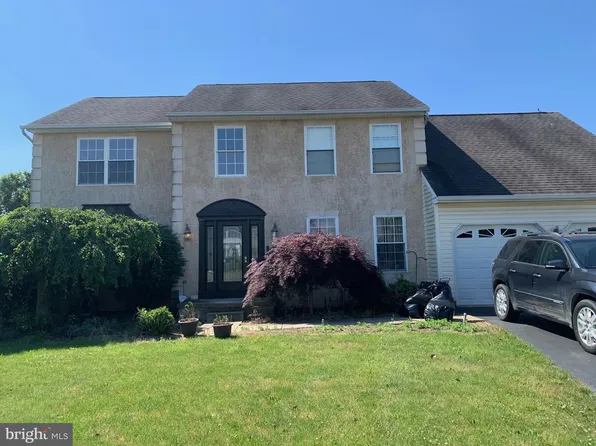 56 Edmonds Dr, Royersford, PA 19468
