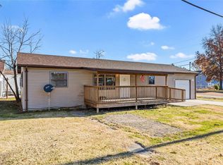 311 N Jersey St, Gillespie, IL 62033