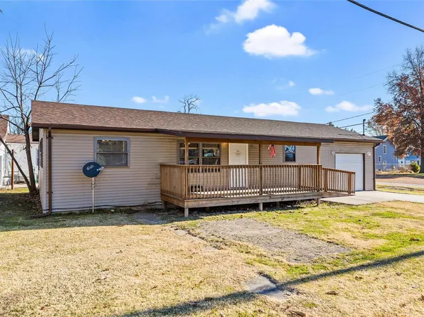 311 N Jersey St, Gillespie, IL 62033