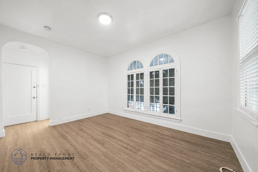 402 N. Soto St. — Photo 4