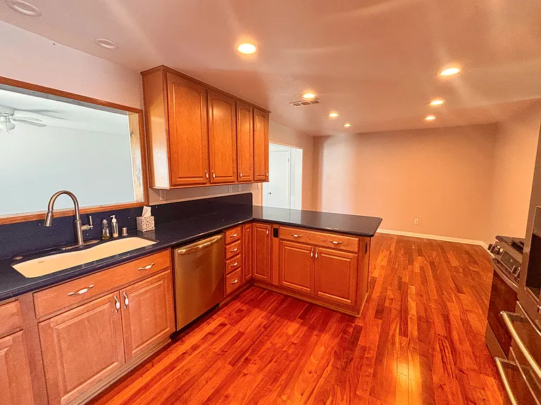 16542 Fountain Ln — Photo 20