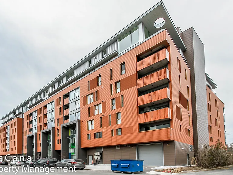 135 Barrette St #409 — Photo 1