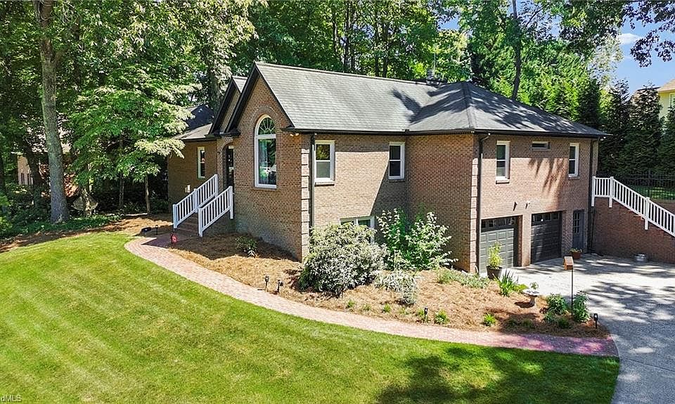 1st image of 200 Worthland Ct