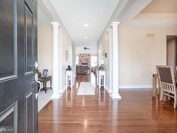 4th image of 170 Green Forest Dr