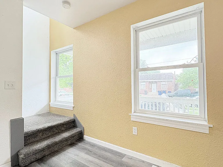 310 Whittemore St — Photo 8