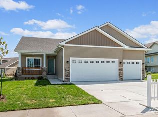 2915 SW School Ln, Ankeny, IA 50023