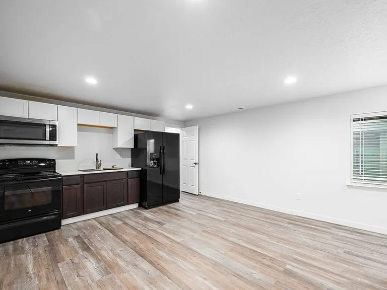 5338 W Iron King Dr #B — Photo 4