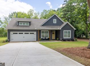 399 Chestnut Dr, Social Circle, GA 30025