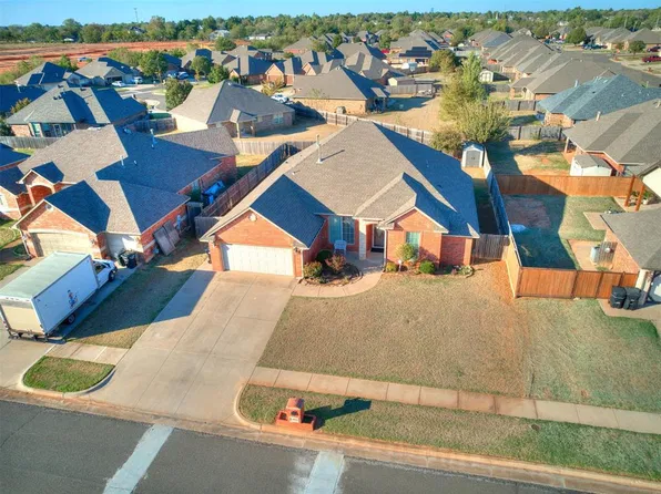1301 NW 15th St, Moore, OK 73170
