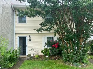 5723 Bramblegate Rd UNIT J, Greensboro, NC 27409