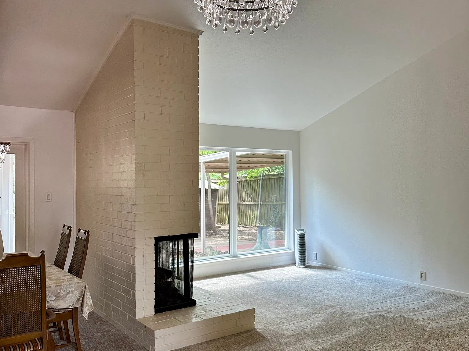 1616 Aldridge Dr — Photo 3