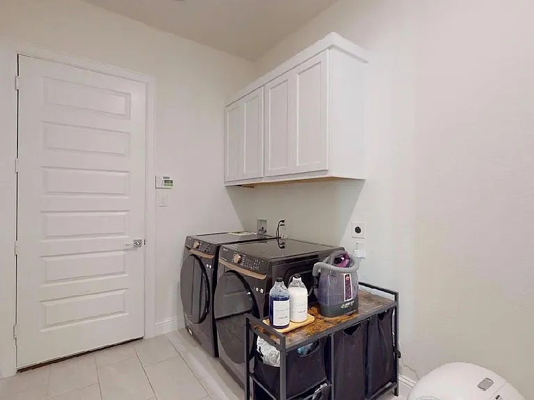 4611 Columbus Dr — Photo 14